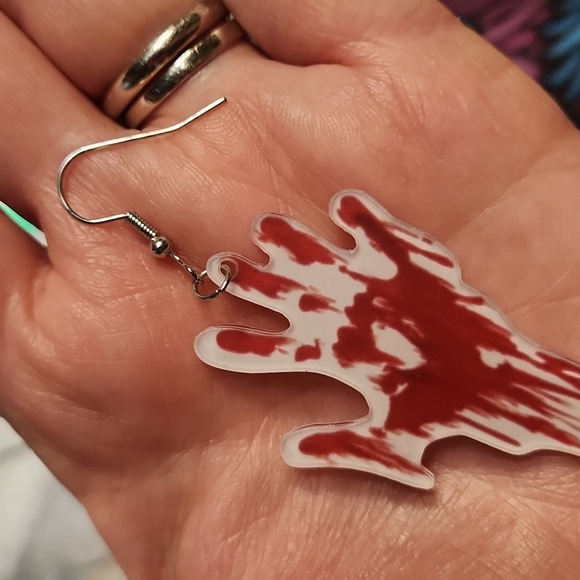 Bloody Handprint Halloween Earings - Picture 3 of 3